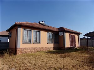 3 Bed House in Olievenhoutbosch