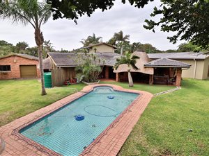 4 Bed House in Meerensee