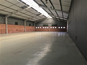 1500 m² Industrial space in Rooihuiskraal