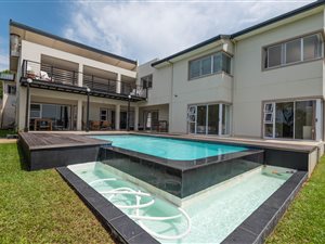 5 Bed House in Zinkwazi Beach