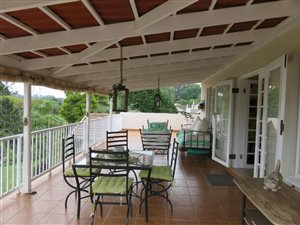 2 Bed Apartment in Kloof