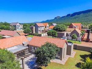 4 Bedroom House in Leloko