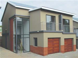 2 Bed Duplex in Lynnwood Manor
