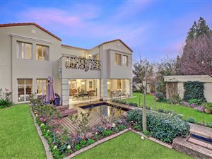 3 Bed House in Hyde Park