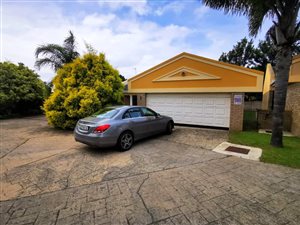 3 Bed Townhouse in Beacon Bay
