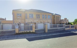 6 Bedroom House in Haasendal