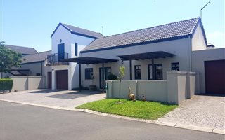 4 Bedroom House in Meerensee
