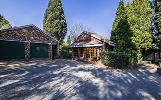 4 Bedroom House in Golf View