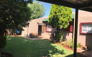 3 Bedroom House in Kanonkop
