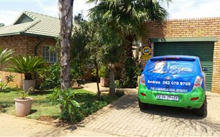 2 Bedroom Townhouse in Magalieskruin