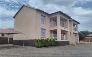2 Bedroom Apartment in Rensburg