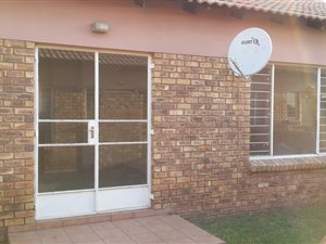 2 Bed Apartment in Vaalpark