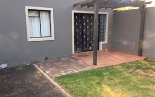 2 Bedroom Apartment in Kew