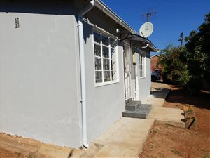 2 Bed House in Bombay Heights