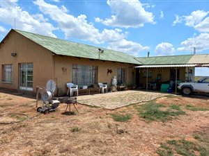 22.1 ha Farm in Schweizer Reyneke