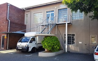 309 m² Office Space in Parow