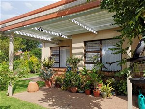 2 Bed House in Hazeldean (Silverlakes Surroundings)