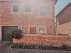 3 Bed House in Heuwelsig Estate