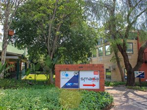 210 m² Commercial space in Woodmead