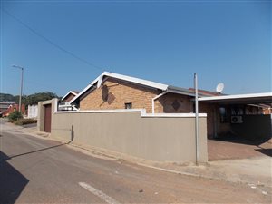 2 Bed House in Austerville