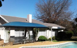 4 Bedroom House in Lombardy East