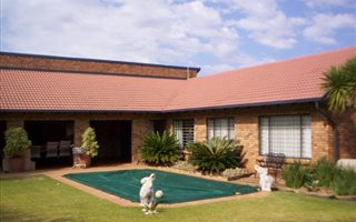 8000 m² Farm in Willow Glen