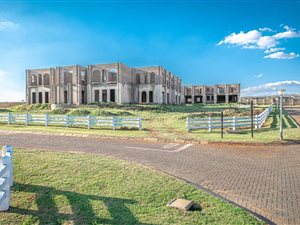 8 Bed House in Bredell AH