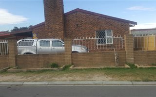 3 Bedroom House in Sunbird Park