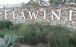 1100 m² Land available in Riverside Park