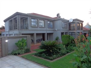 4 Bedroom House in Centurion Golf Estate
