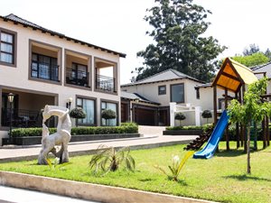6 Bed Townhouse in Signal Hill