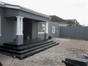11 Bed House in Ndabeni