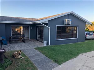 3 Bed House in Sunrise on Sea