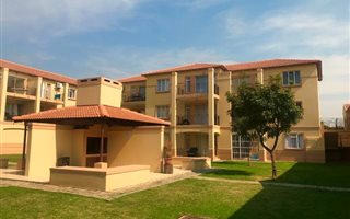3 Bedroom Simplex in Queenswood
