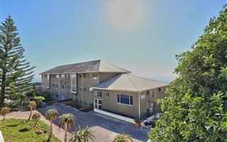 2 Bedroom Apartment in Camps Bay
