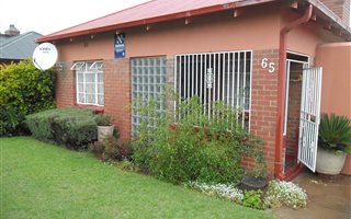 2 Bedroom House in Coronationville