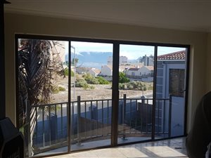 2 Bed Townhouse in West Beach