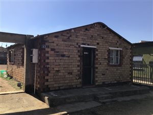 2 Bed House in Moroka