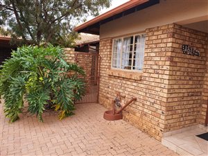2 Bed House in Sinoville