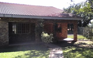 500 m² Farm in Brits