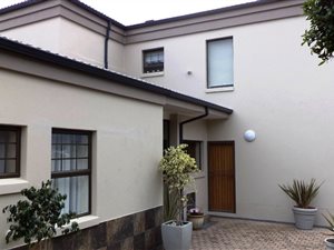 3 Bedroom House in Fraaiuitsig
