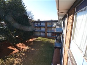 1 Bed Apartment in Florida Lake