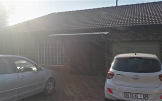4 Bedroom House in Kameeldrift