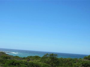 760 m² Land available in Jongensfontein