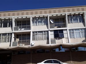 2 Bed Apartment in Vereeniging Central