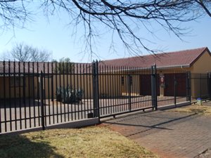 3 Bed House in Jansen Park