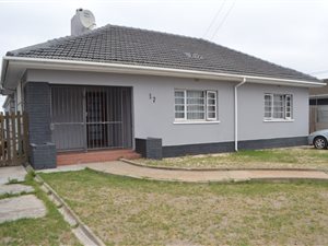 4 Bed House in Goodwood