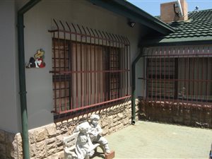 5 Bed House in Kloofsig