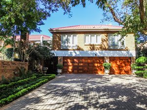 4 Bed House in Silver Lakes Golf Estate