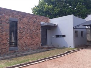 270 m² Commercial space in Parktown North
